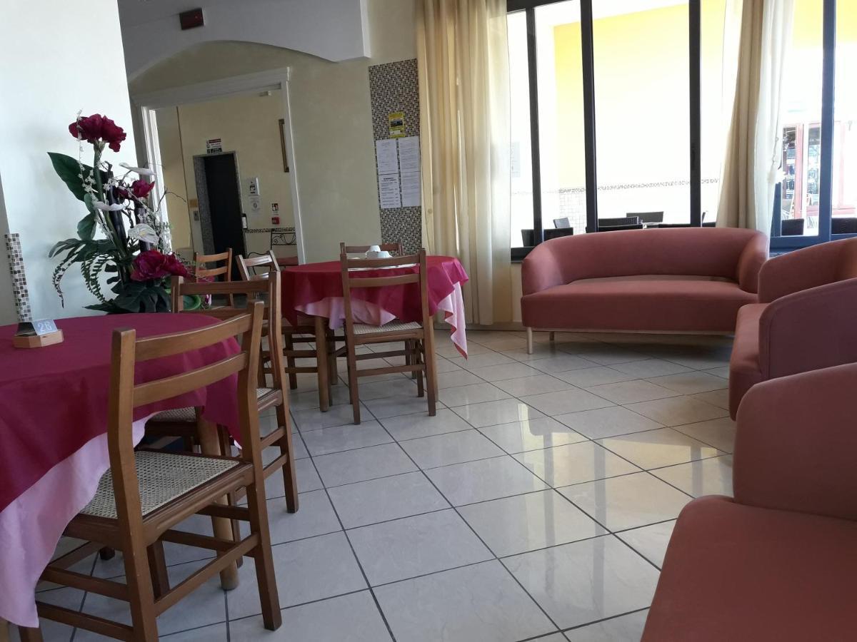 Hotel Villa Aurora Bellaria-Igea Marina Extérieur photo