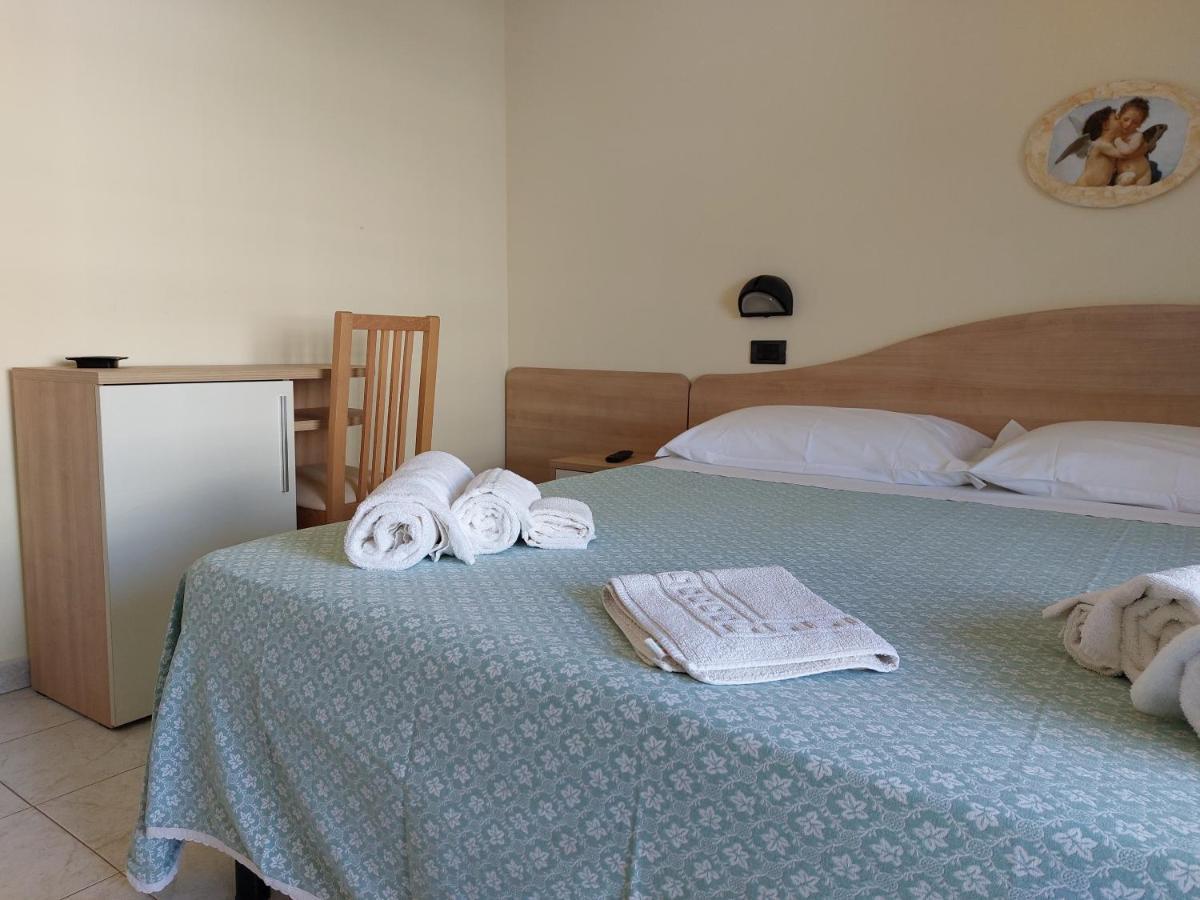 Hotel Villa Aurora Bellaria-Igea Marina Extérieur photo