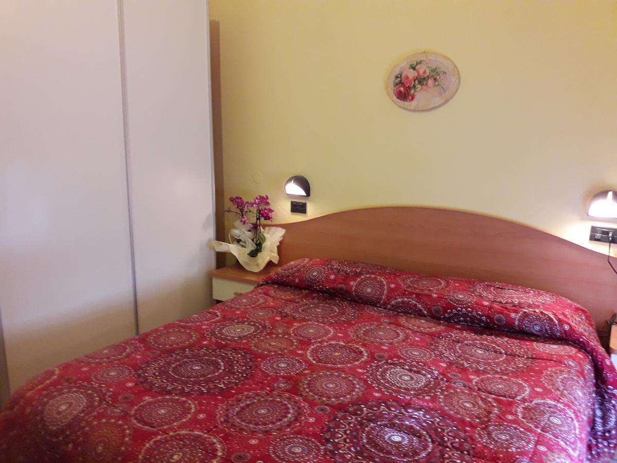Hotel Villa Aurora Bellaria-Igea Marina Extérieur photo