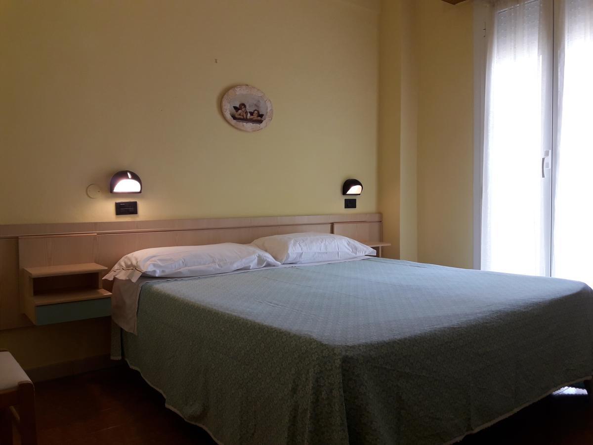Hotel Villa Aurora Bellaria-Igea Marina Extérieur photo