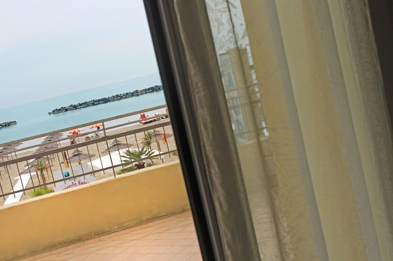 Hotel Villa Aurora Bellaria-Igea Marina Extérieur photo