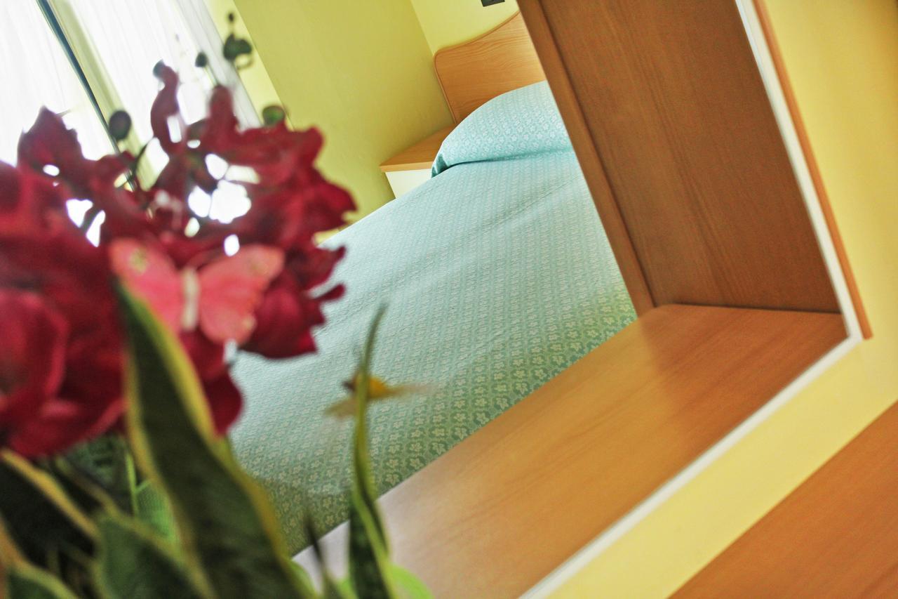 Hotel Villa Aurora Bellaria-Igea Marina Extérieur photo